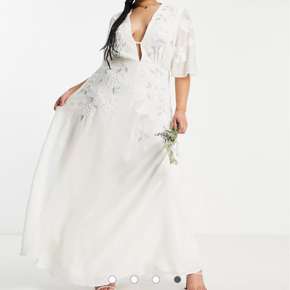 Hope & Ivy Plus Bridal embroidered plunge maxi dress in ivory